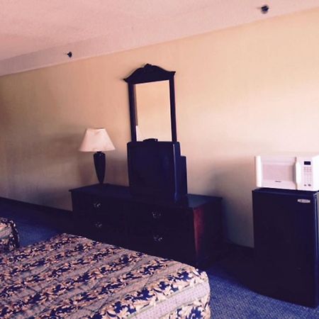Wynnwood Plaza Hotel - Newport News Kültér fotó