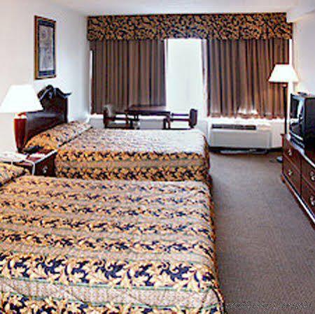Wynnwood Plaza Hotel - Newport News Kültér fotó