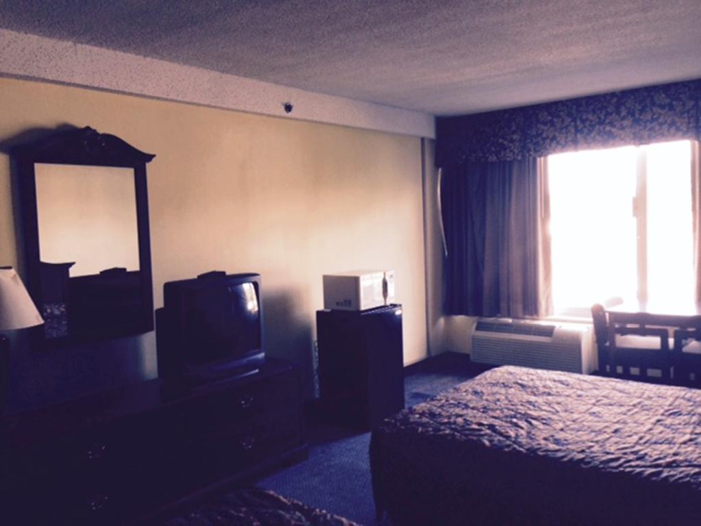 Wynnwood Plaza Hotel - Newport News Kültér fotó