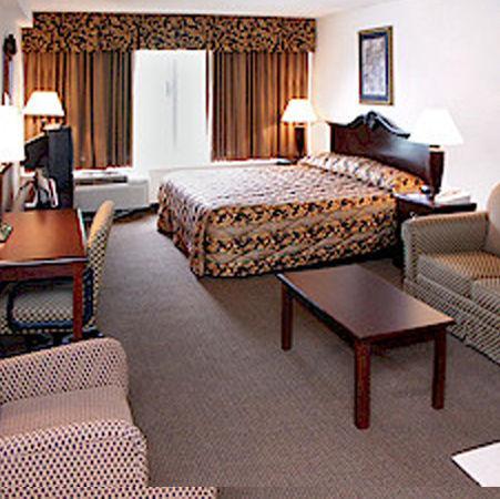Wynnwood Plaza Hotel - Newport News Szoba fotó